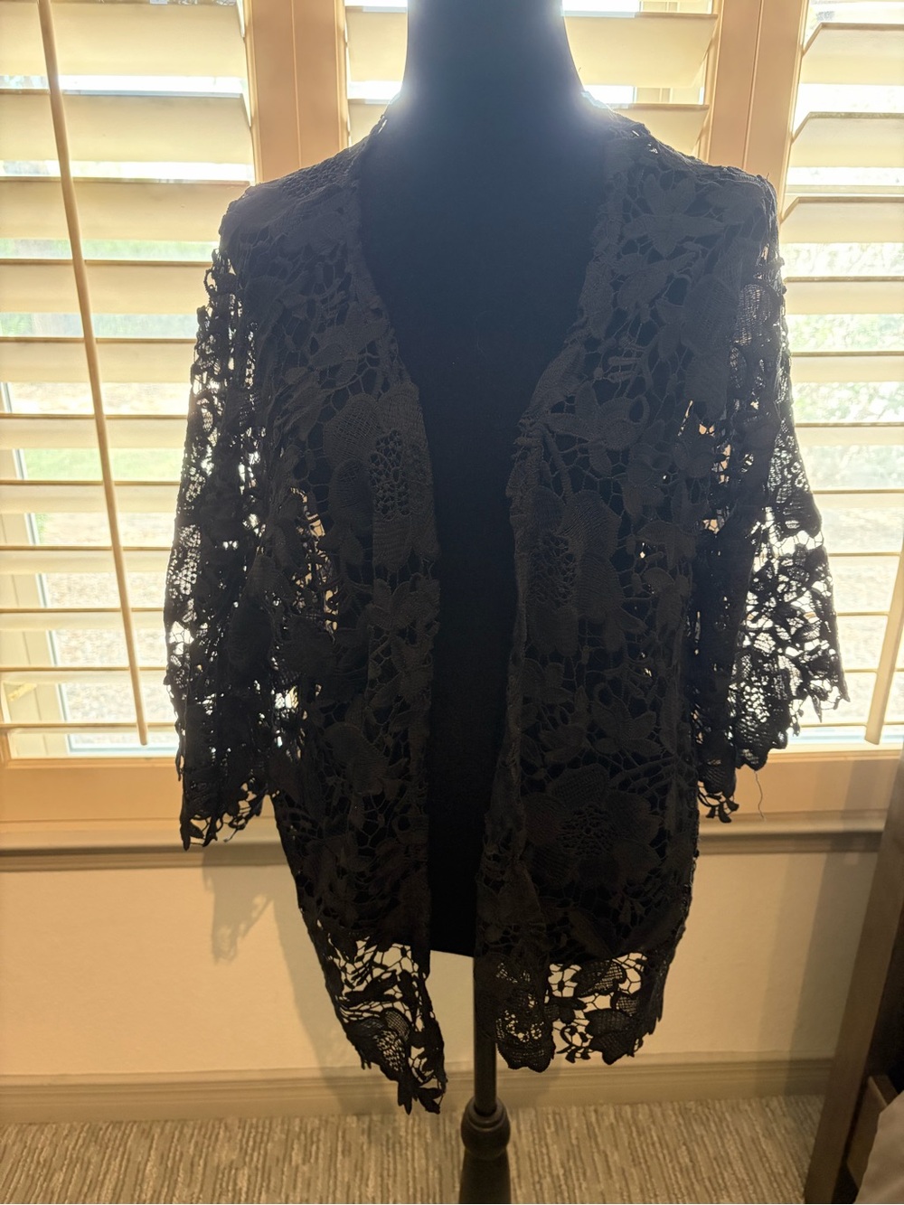 Black Floral Crochet Open-Front Women's Shrug